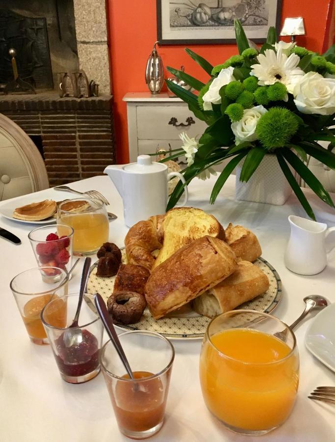 La Meffrais 1741 Acomodação com café da manhã Dinan Exterior foto