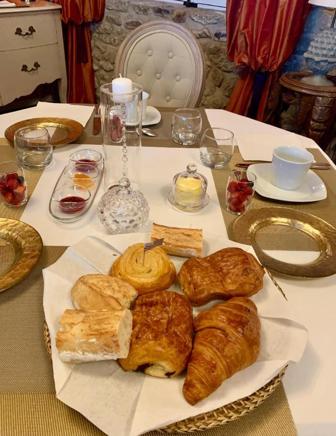La Meffrais 1741 Acomodação com café da manhã Dinan Exterior foto